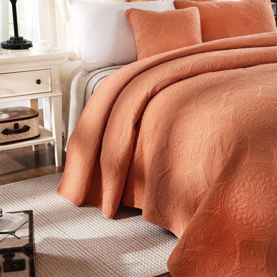 Ensemble de 3 couvre-lits matelassés en coton brodé couleur corail