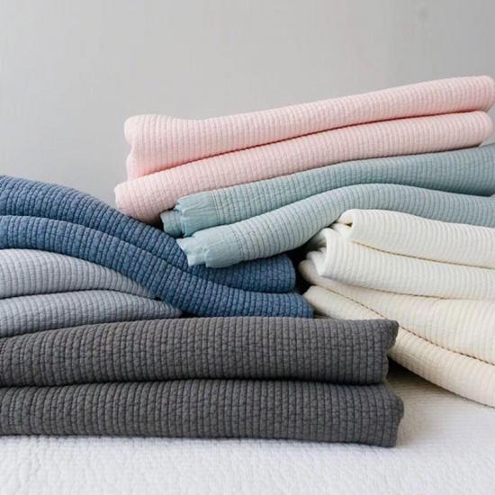 Jeté de broderie carré ultra doux uni