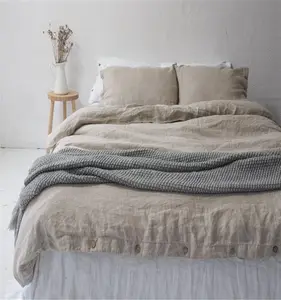 Comment le choix de la teinture affecte-t-il la tenue des couleurs de la housse de couette ?